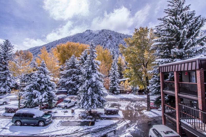 Silverglo Unit 305, Elegant Deluxe Condo With Wood-Burning Fireplace And Access To Pool Aspen Exterior photo